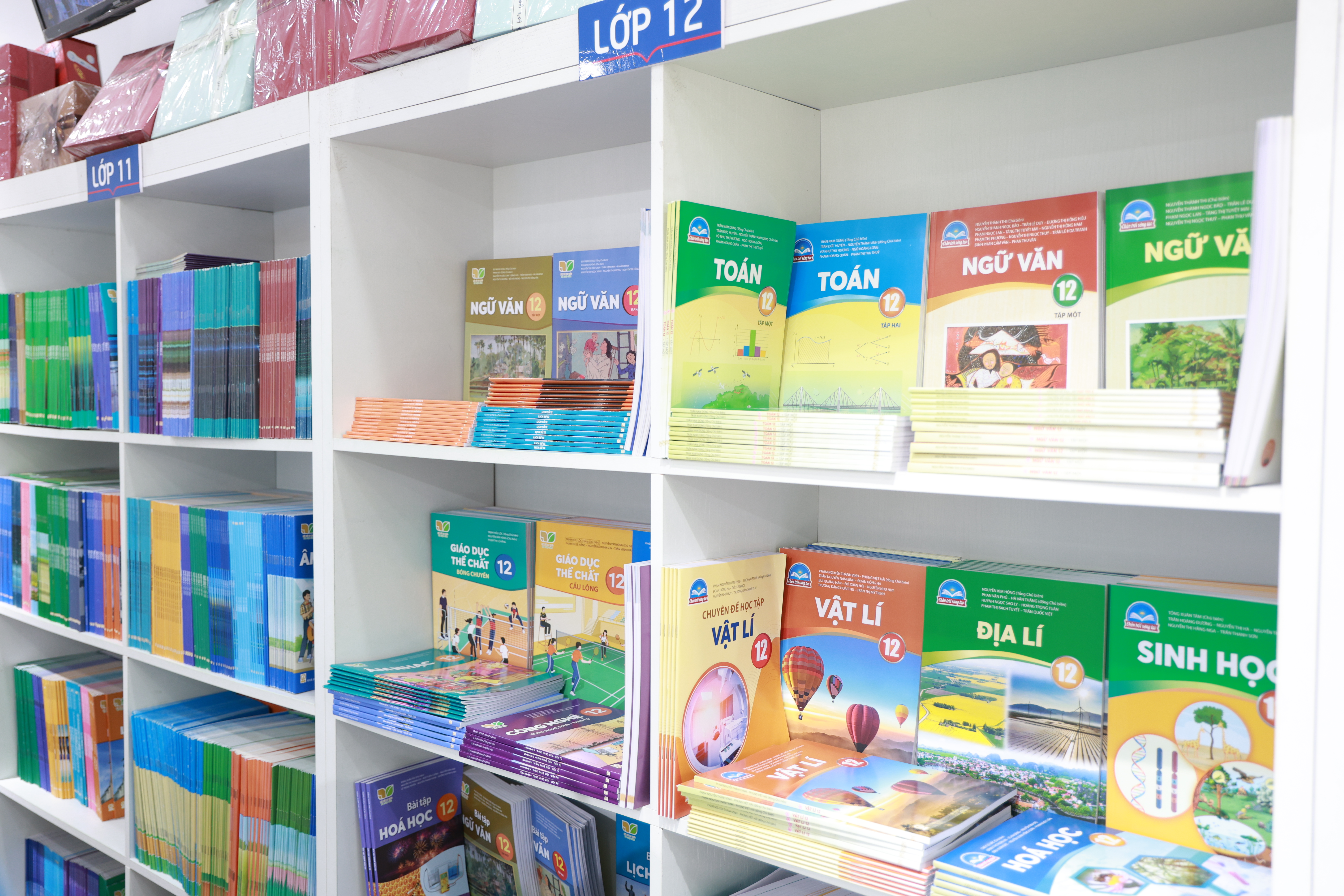 Đang rà soát để sửa sách giáo khoa sau sáp nhập tỉnh, thành từ 1/7